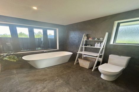 Photo of property in 5 Old Racecourse Road, Albert Town, Wanaka, 9305