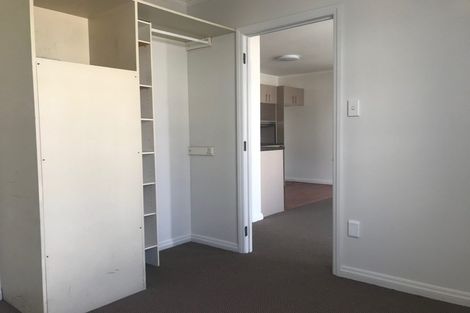 Photo of property in 1 Miltonia Avenue, Te Atatu South, Auckland, 0610