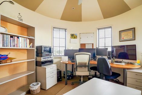 Photo of property in 16 La Lena Grove, Fitzherbert, Palmerston North, 4410