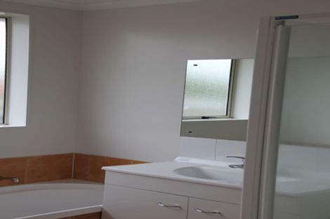 Photo of property in 28 Les Marston Place, Pukekohe, 2120