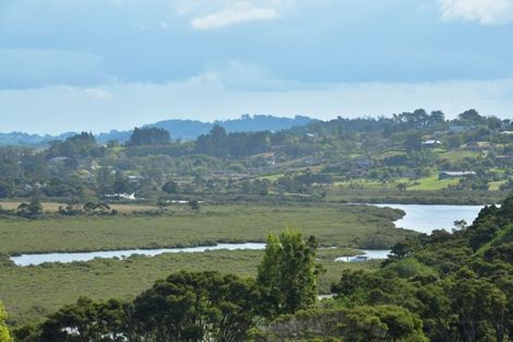 Photo of property in 299 Whangaparaoa Road, Red Beach, 0932