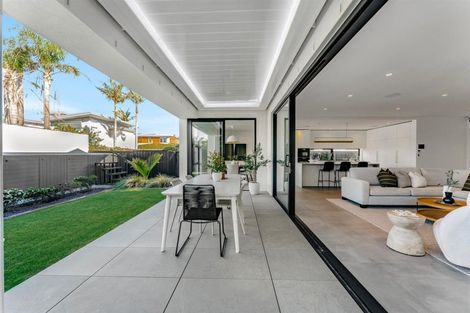 Photo of property in 23 Muritai Road, Milford, Auckland, 0620