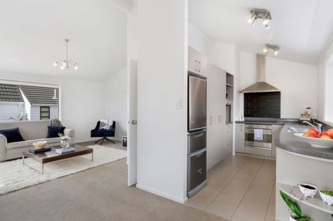 Photo of property in 2/99 Matipo Road, Mairangi Bay, Auckland, 0630