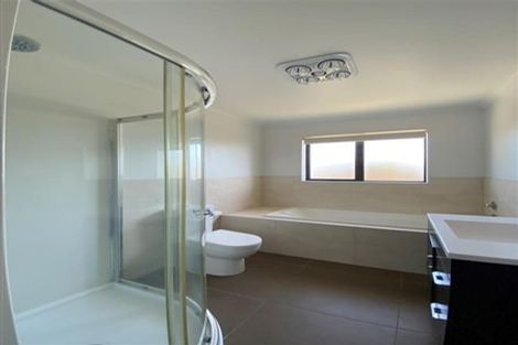 Photo of property in 12 Peerless Avenue, Takanini, 2112