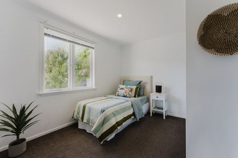 Photo of property in 215 Mangorei Road, Merrilands, New Plymouth, 4312