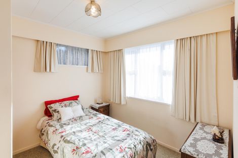 Photo of property in 5 Hollows Crescent, Takaro, Palmerston North, 4412