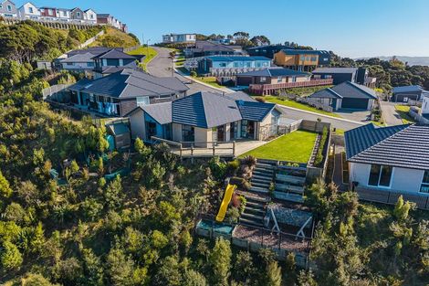 Photo of property in 14 Topsail Way, Whitby, Porirua, 5024