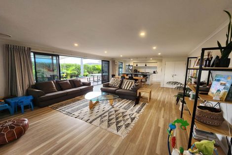 Photo of property in 3 Floyd Road, Riverhead, 0820