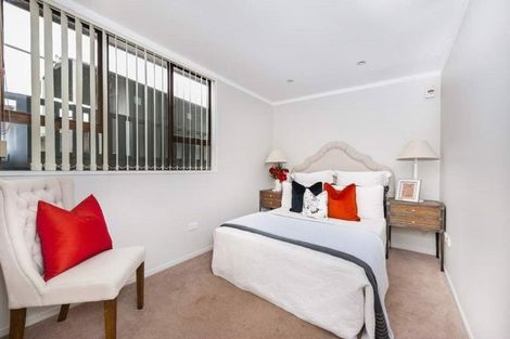 Photo of property in 112 Edmonton Road, Henderson, Auckland, 0612