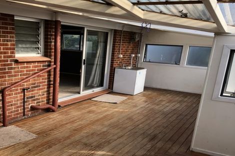 Photo of property in 1 Fayette Place, Te Atatu South, Auckland, 0610