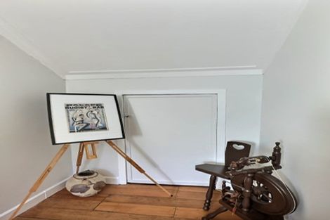 Photo of property in 37 Milton Road, Bluff Hill, Napier, 4110