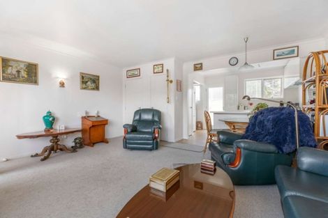 Photo of property in 4/28 Uxbridge Road, Mellons Bay, Auckland, 2014