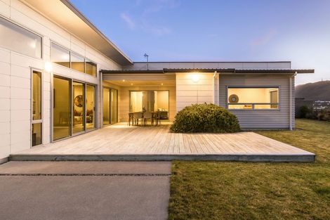 Photo of property in 15 Sue Dow Lane, Aotea, Porirua, 5024