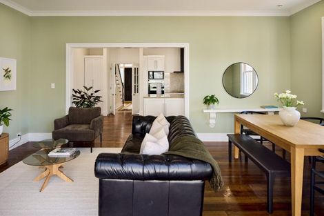 Photo of property in 25 Newman Terrace, Thorndon, Wellington, 6011