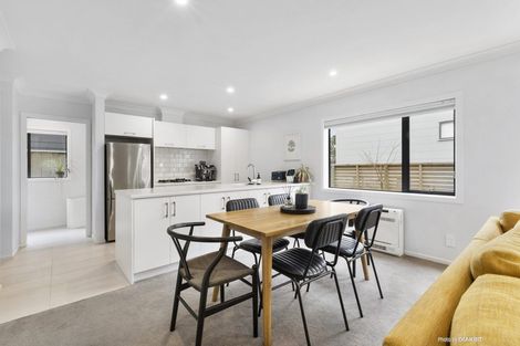 Photo of property in 35 Brindle Way, Newlands, Wellington, 6037