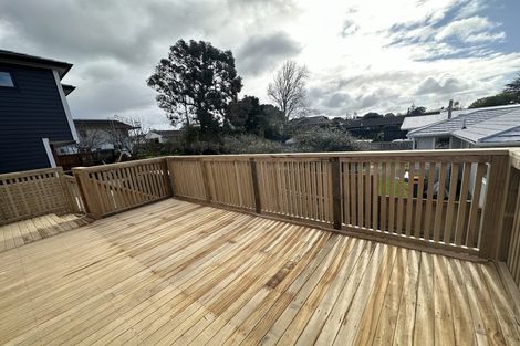 Photo of property in 25b Borrowdace Avenue, Botany Downs, Auckland, 2010
