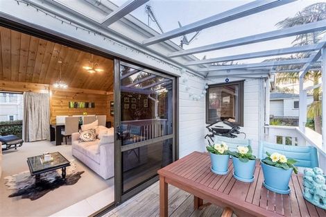 Photo of property in 2/10 Denby Lane, Northcote Point, Auckland, 0627