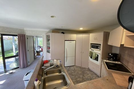 Photo of property in 25 Rosebank Avenue, Kelvin Grove, Palmerston North, 4414