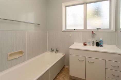 Photo of property in 46 Tarata Road, Inglewood, 4387