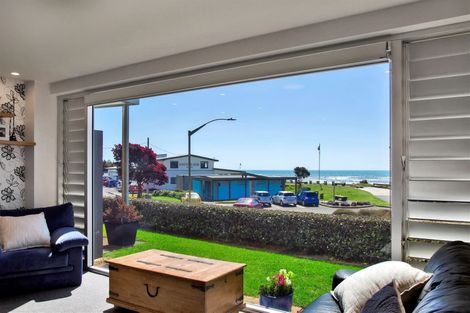 Photo of property in Weekeston Apartments, 2 Nobs Line, Strandon, New Plymouth, 4312