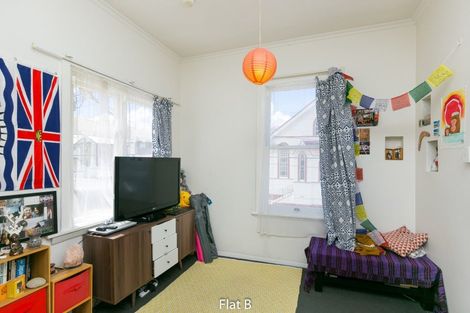 Photo of property in 212 Rintoul Street, Berhampore, Wellington, 6023