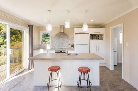 Photo of property in 28 Brough Place, Ngakuta Bay, Picton, 7281