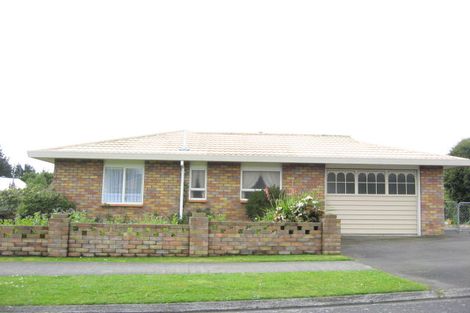 Photo of property in 18 Kowhai Street, Inglewood, 4330