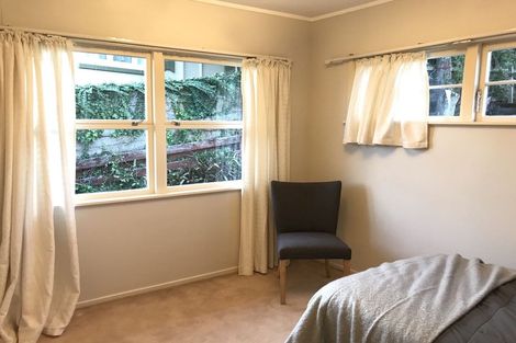 Photo of property in 9 Chelsea View Drive, Chatswood, Auckland, 0626