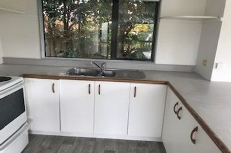 Photo of property in 3/128 Triangle Road, Massey, Auckland, 0614