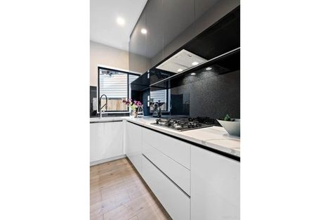 Photo of property in 4 Cloonlyon Drive, Flat Bush, Auckland, 2019