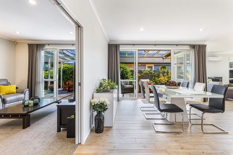 Photo of property in 17 Larmer Drive, Kumeu, 0810