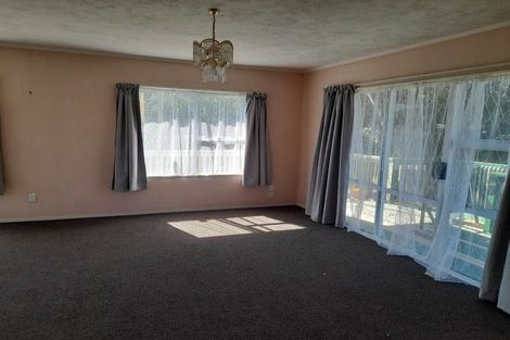 Photo of property in 16 Leaming Place, Clarks Beach, 2122