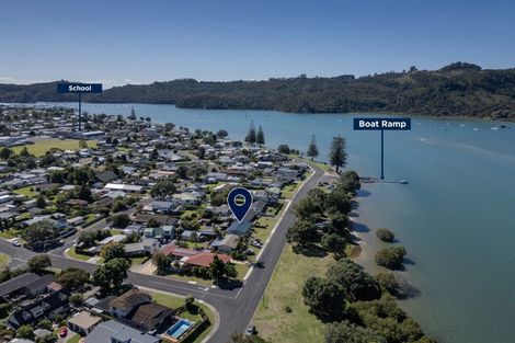 Photo of property in 75 Robinson Road, Whitianga, 3510