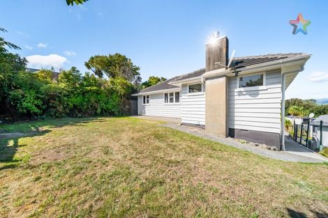 Photo of property in 24 Martin Grove, Normandale, Lower Hutt, 5010
