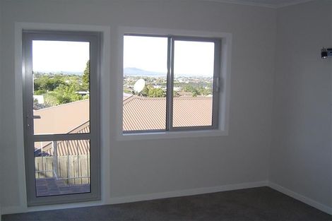 Photo of property in 8 Cheval Drive, Totara Vale, Auckland, 0629