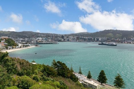 Photo of property in 1/22 The Crescent, Roseneath, Wellington, 6011