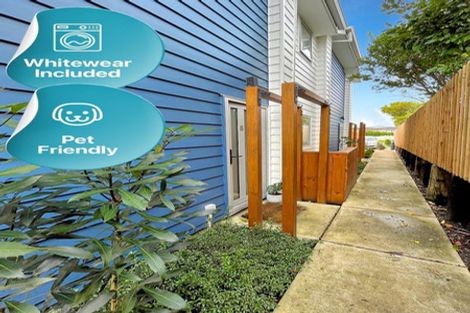 Photo of property in 8/22 Denver Avenue, Sunnyvale, Auckland, 0612