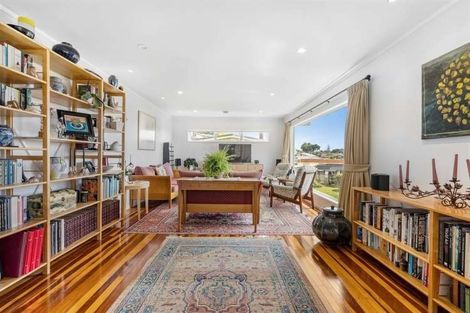 Photo of property in 23a Aberdeen Road, Castor Bay, Auckland, 0620