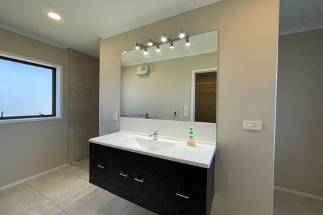 Photo of property in 6 Rayner Way, Glen Avon, New Plymouth, 4312