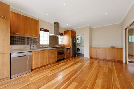 Photo of property in 16 Burnell Avenue, Thorndon, Wellington, 6011