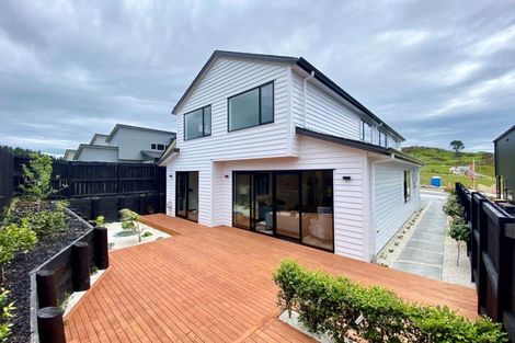 Photo of property in 10 Kotuitui Drive, Wainui, 0992
