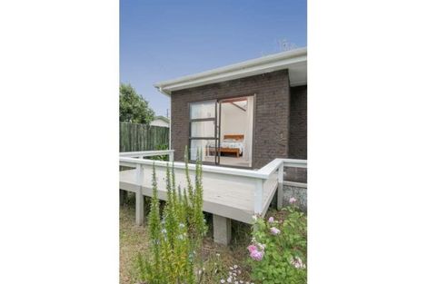 Photo of property in 21 Ranui Station Road, Ranui, Auckland, 0612