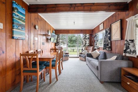 Photo of property in 11 Ringer Avenue, Matapouri, Whangarei, 0173