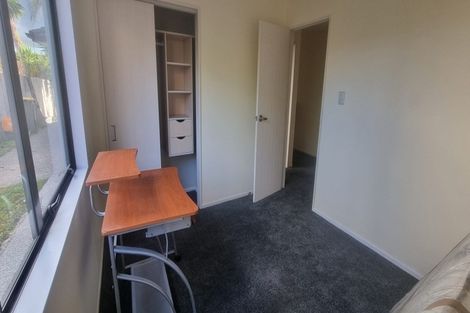 Photo of property in 28 Catlins Place, Fairview Heights, Auckland, 0632