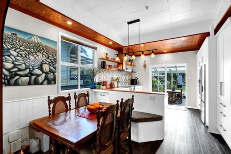 Photo of property in 79 Argyle Street, Hawera, 4610