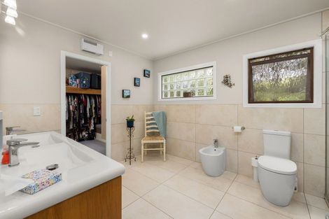 Photo of property in 49 Riddell Road, Kerikeri, 0230