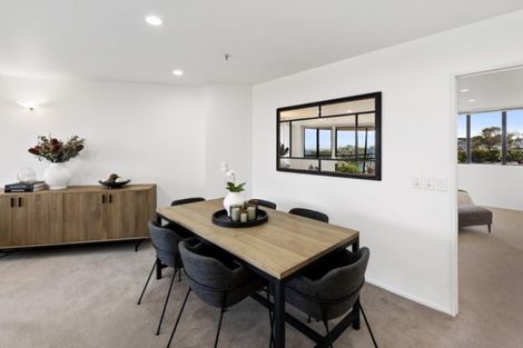 Photo of property in 5d/173 Hurstmere Road, Takapuna, Auckland, 0622