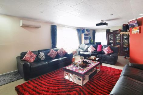 Photo of property in 45 Aldern Road, Massey, Auckland, 0614