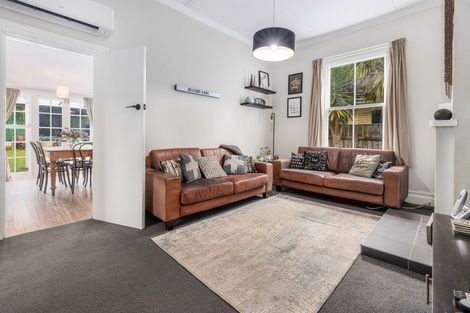 Photo of property in 30 Hinemoa Street, Paraparaumu, 5032