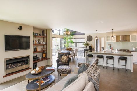 Photo of property in 143 Victoria Avenue, Hokowhitu, Palmerston North, 4410